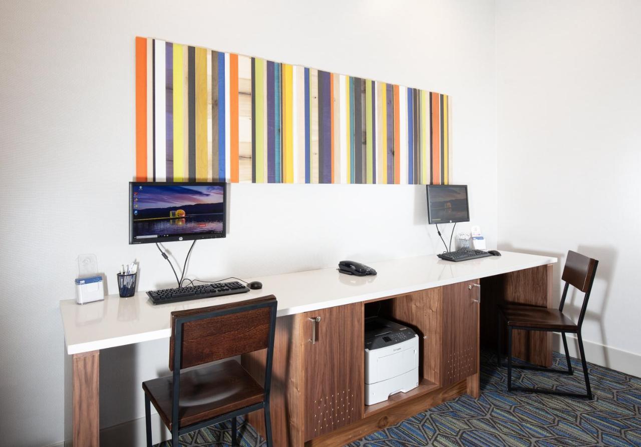 Holiday Inn Express Grande Prairie By Ihg Екстериор снимка