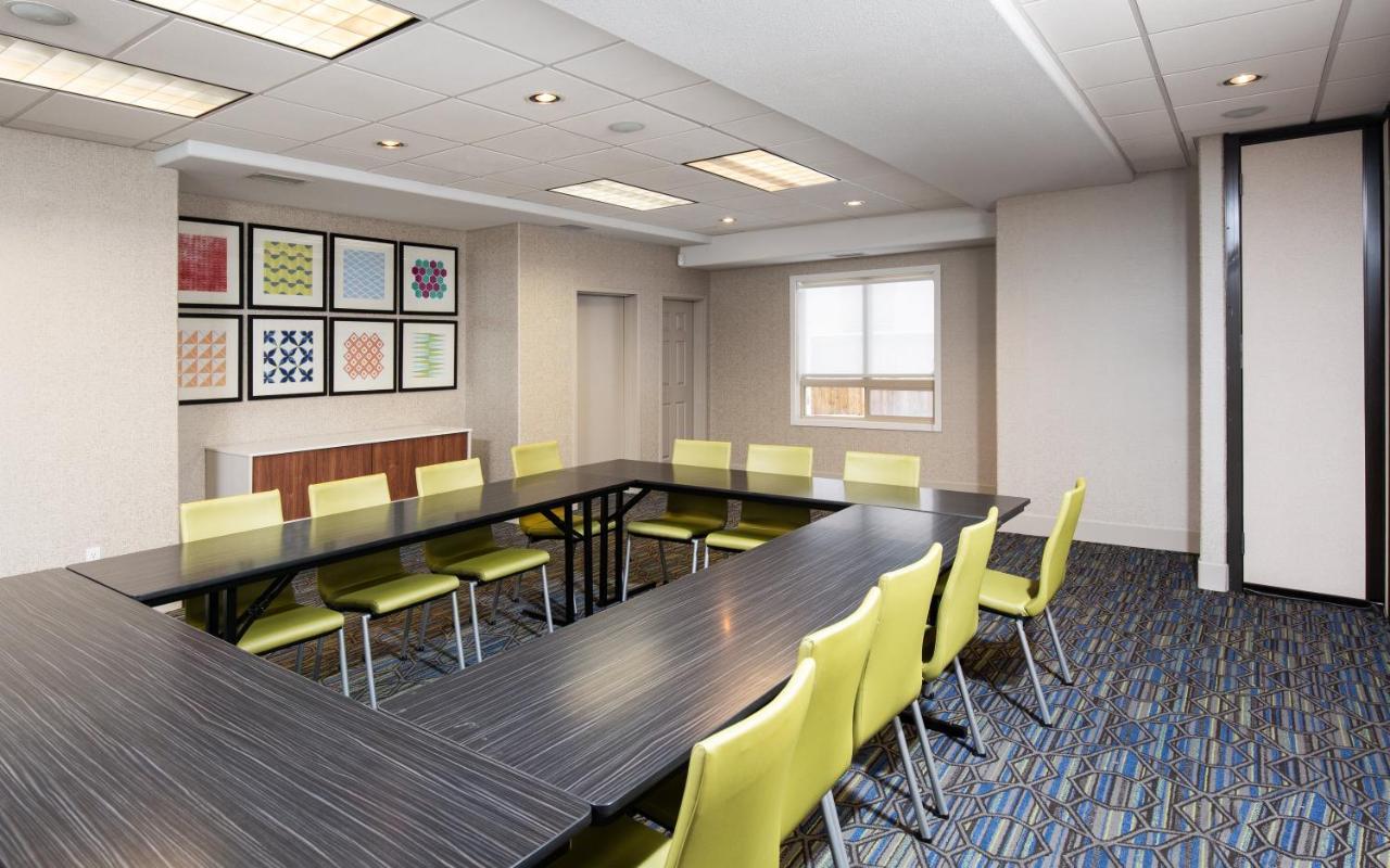 Holiday Inn Express Grande Prairie By Ihg Екстериор снимка