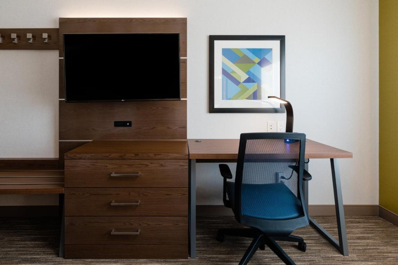Holiday Inn Express Grande Prairie By Ihg Екстериор снимка