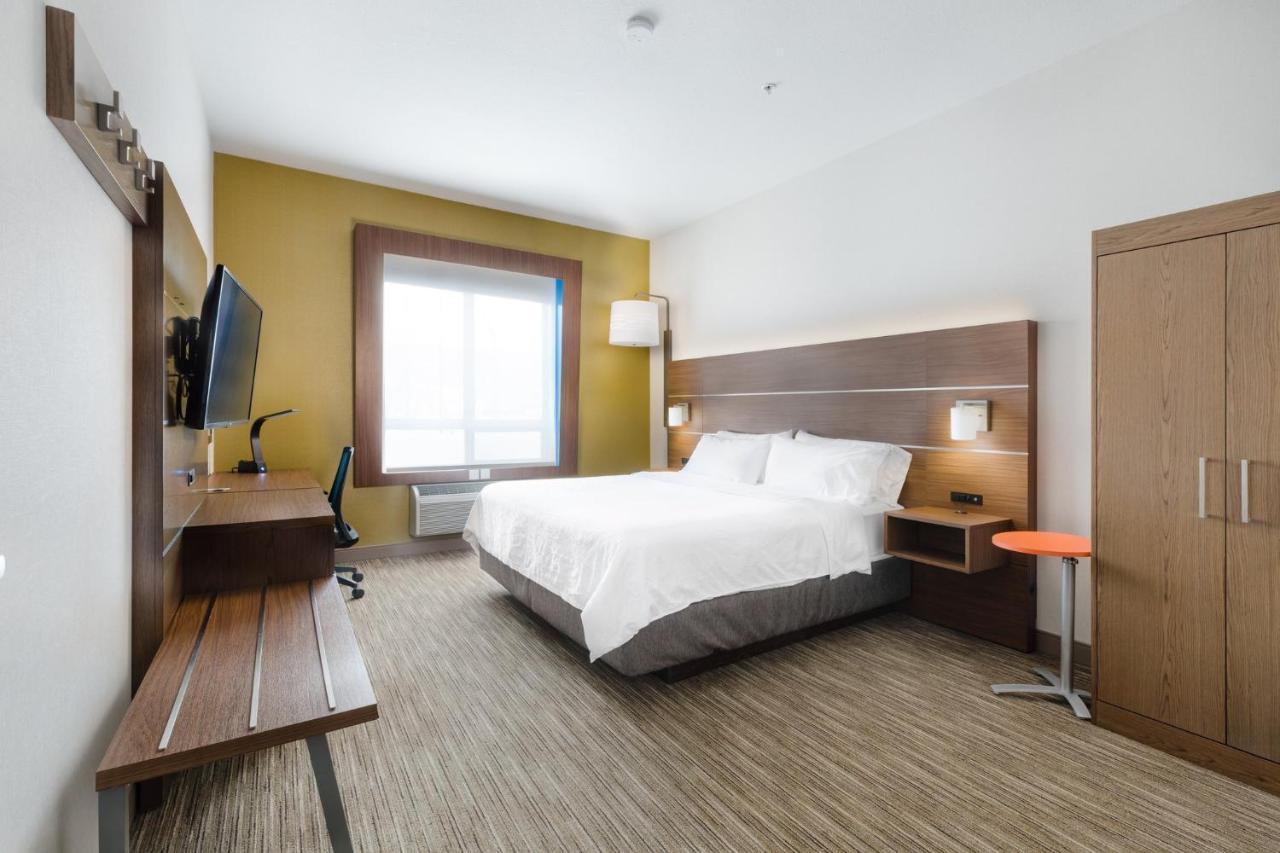 Holiday Inn Express Grande Prairie By Ihg Екстериор снимка
