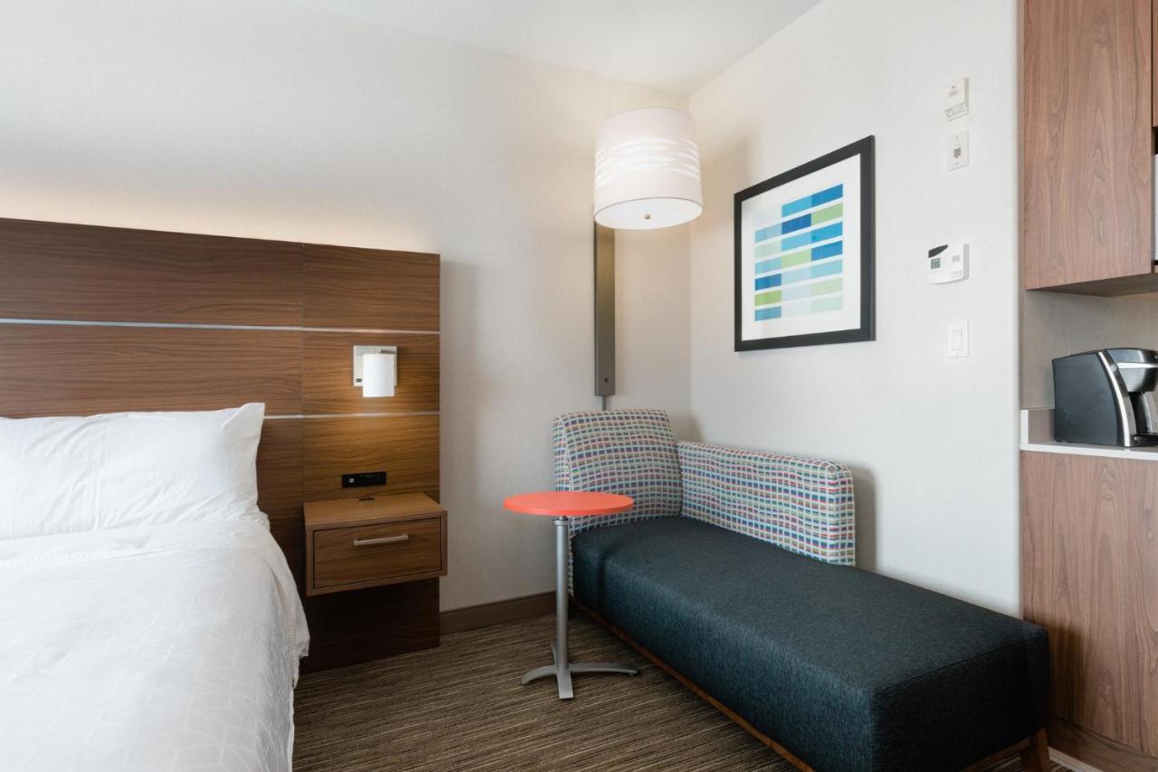 Holiday Inn Express Grande Prairie By Ihg Екстериор снимка
