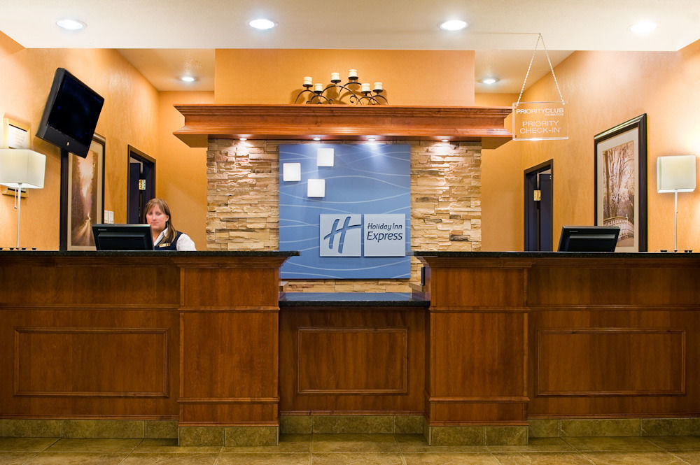 Holiday Inn Express Grande Prairie By Ihg Екстериор снимка