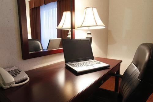 Holiday Inn Express Grande Prairie By Ihg Екстериор снимка