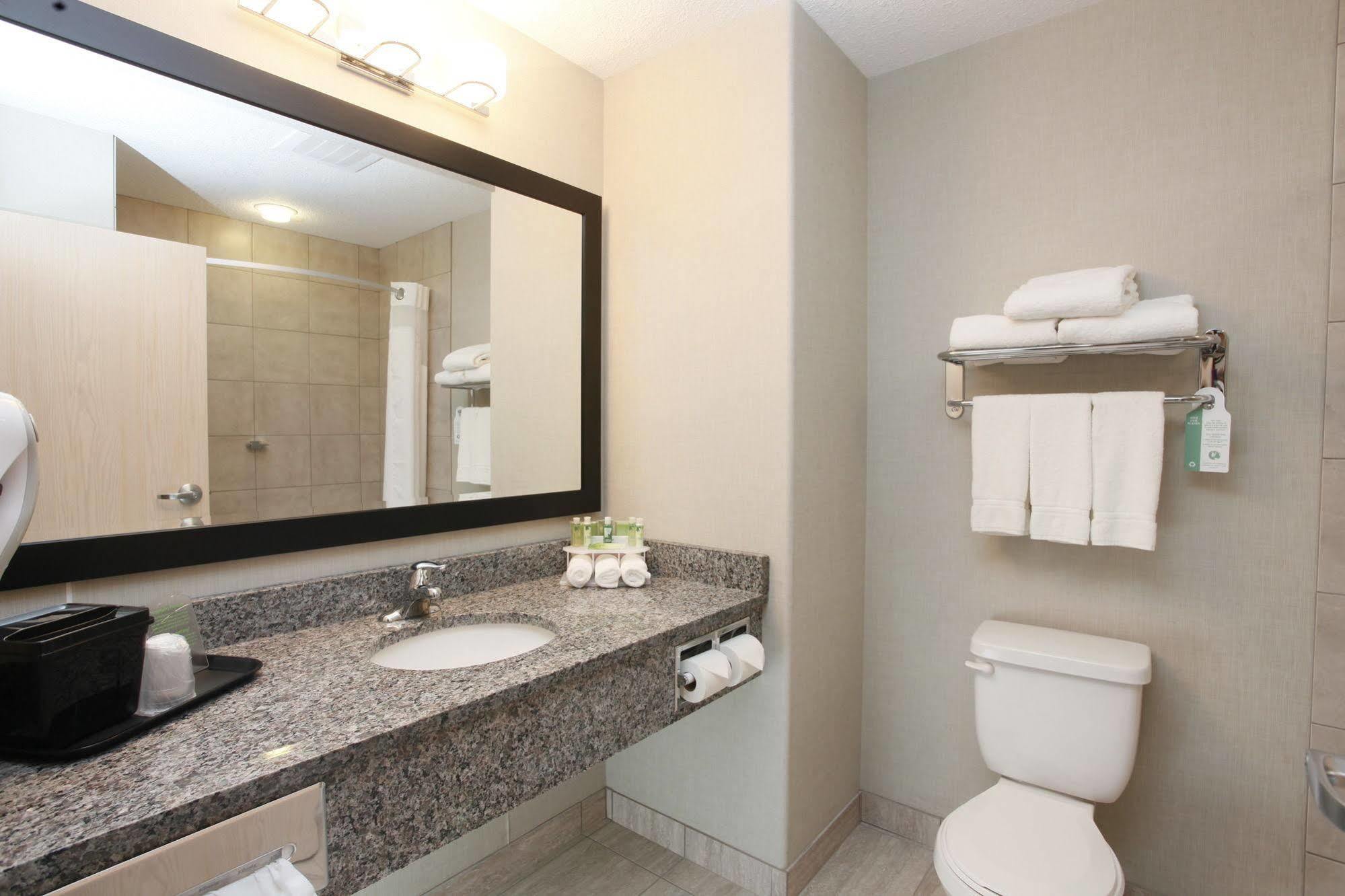 Holiday Inn Express Grande Prairie By Ihg Екстериор снимка