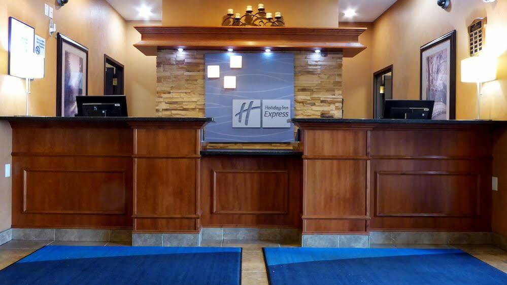 Holiday Inn Express Grande Prairie By Ihg Екстериор снимка