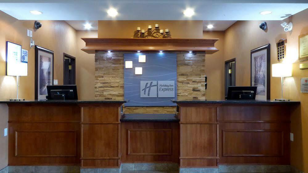 Holiday Inn Express Grande Prairie By Ihg Екстериор снимка