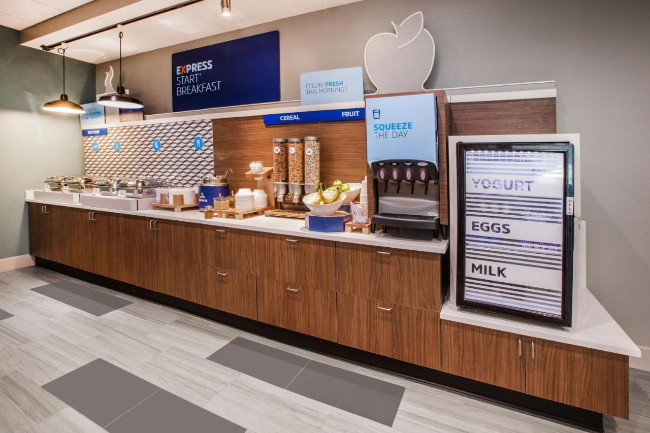 Holiday Inn Express Grande Prairie By Ihg Екстериор снимка